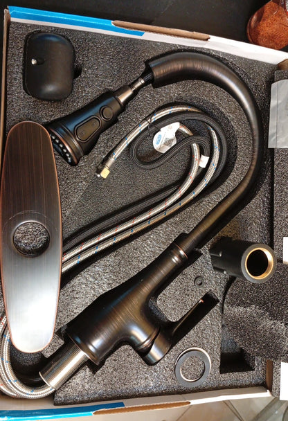 Grifo de cocina con pulverizador extraíble WEWE, arco alto (DETALLE)