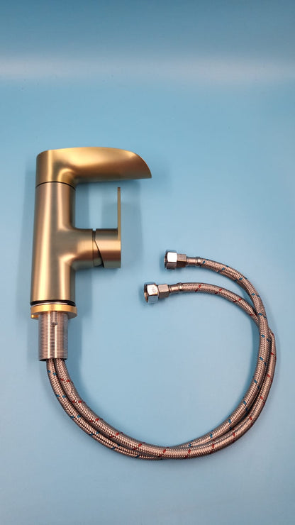 Grifo para baño  Waterfall de una manija y un solo orificio, de arco bajo