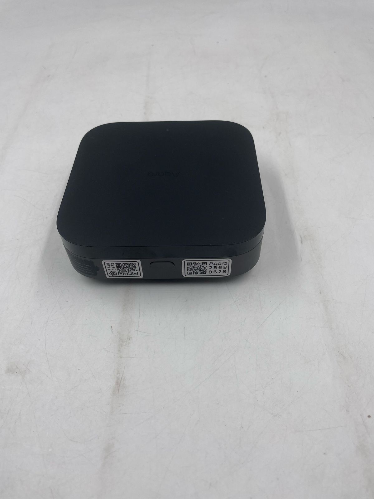 Aqara Smart Hub M3 para automatización del hogar.