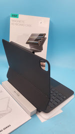 Funda Con Teclado ESR Para iPad Air 11 M3 Magnética Caja Abierta