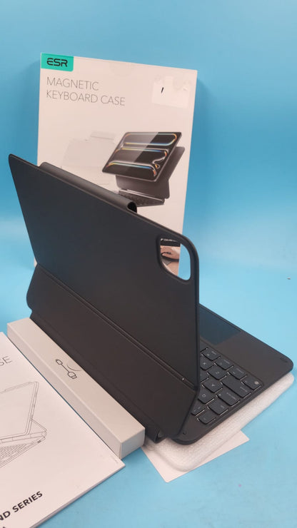 Funda Con Teclado ESR Para iPad Air 11 M3 Magnética Caja Abierta