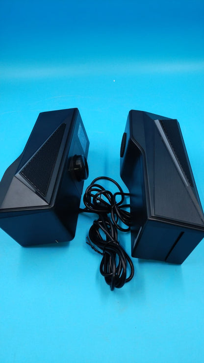 Altavoces de computadora para escritorio, entrada Bluetooth y USB.