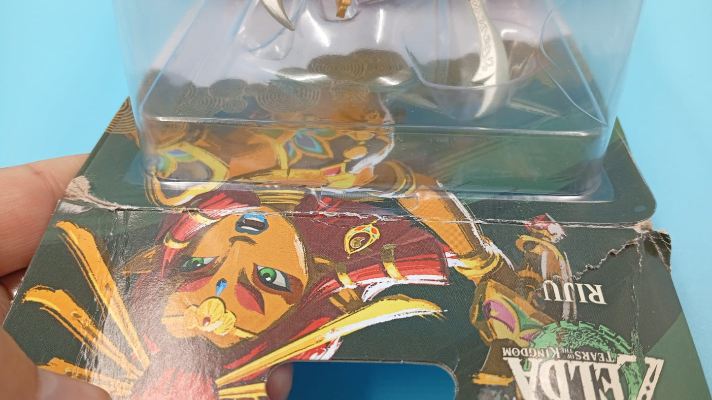 Figura de Riju de la serie la leyenda de Zelda, (DETALLE EMPAQUE)
