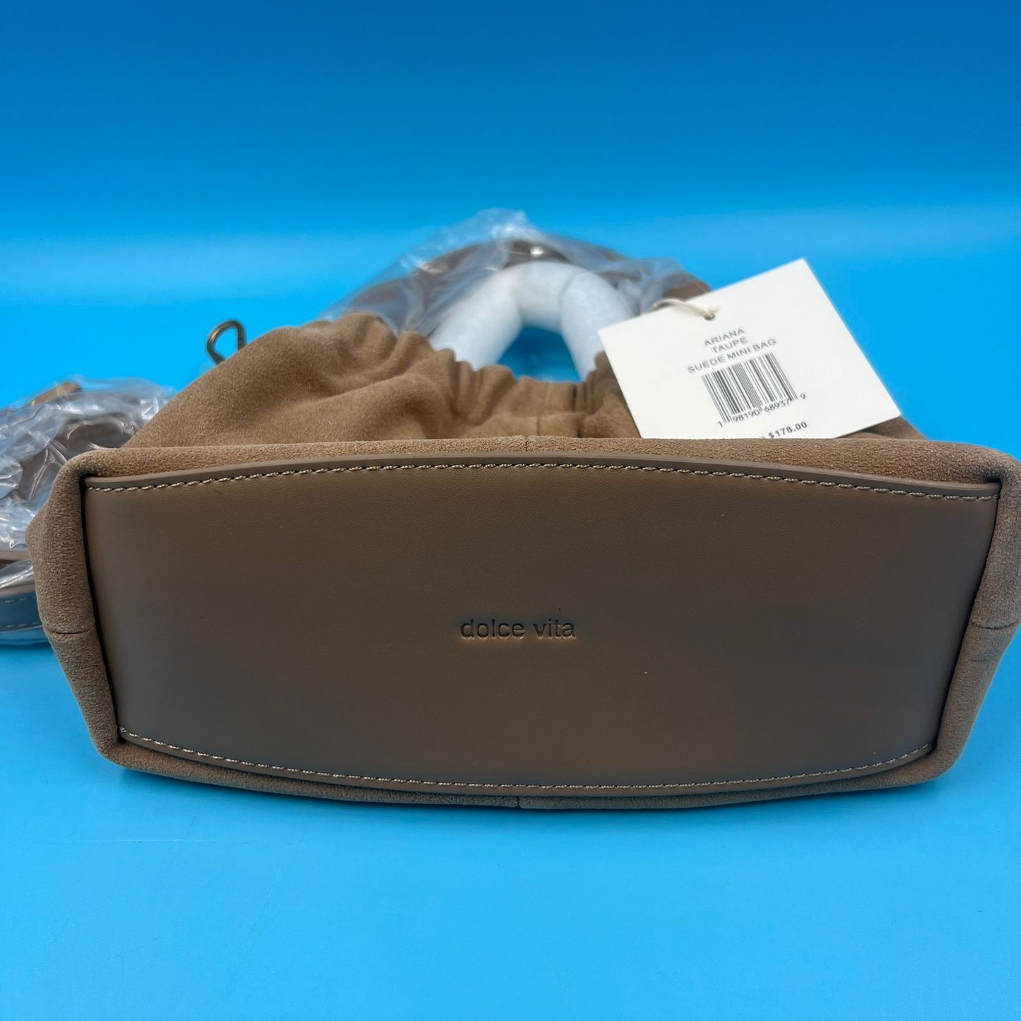 Minibolso Dolce Vita Ariana Gamuza Taupe color topo