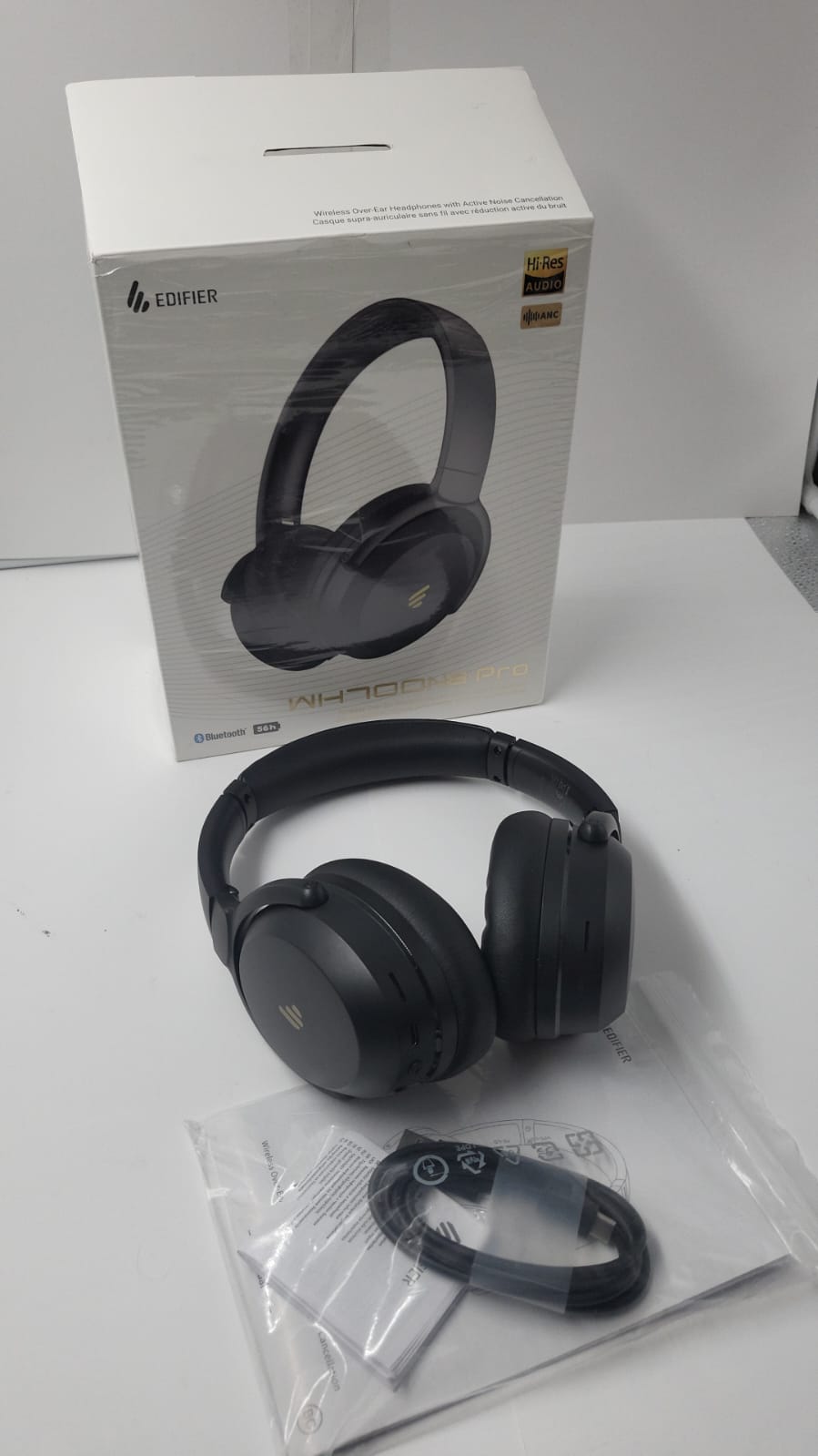 Auriculares inalámbricos sobre la oreja con cancelación activa de ruido, Edifier WH700NB Pro