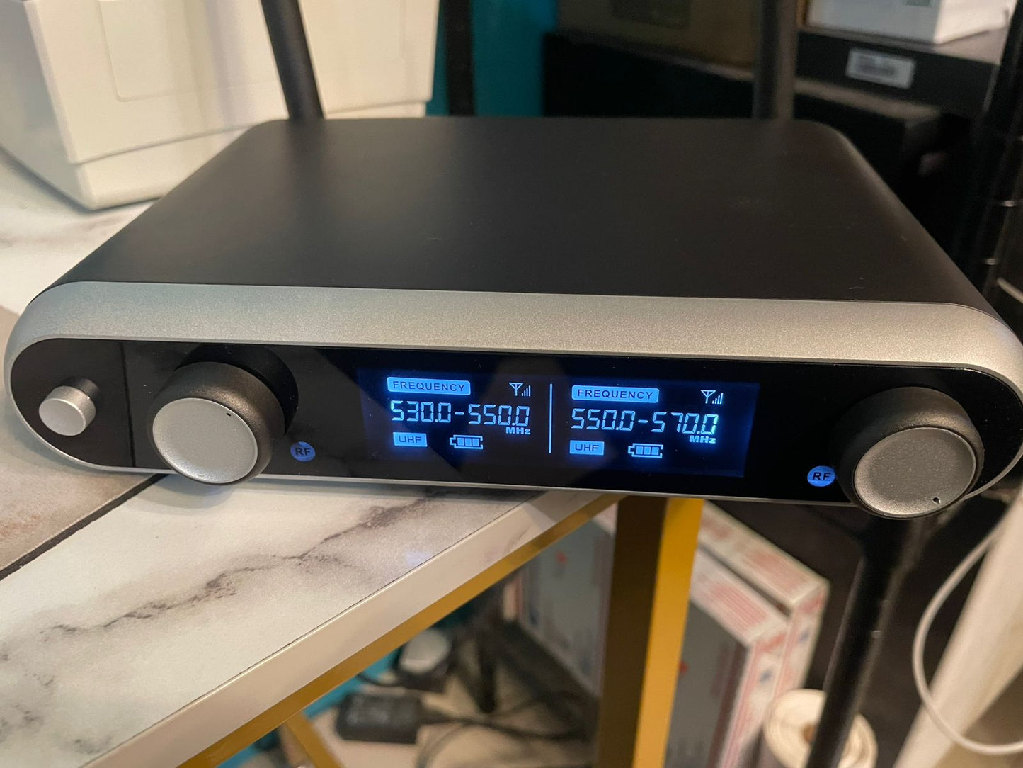 Sistema de micrófono inalámbrico máquina de karaoke.