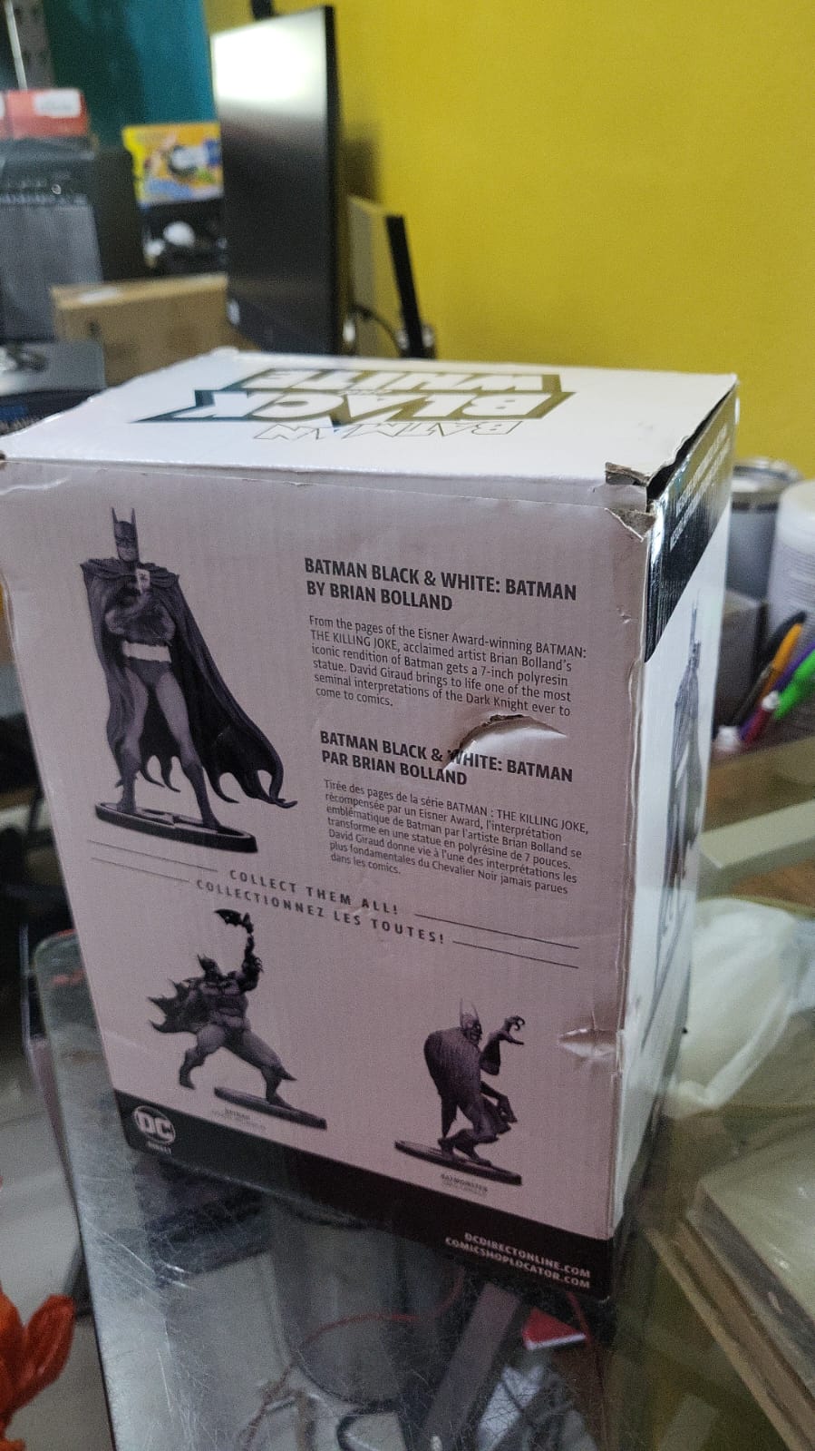 McFarlane Toys DC Direct Batman Blanco y Negro (Resina)