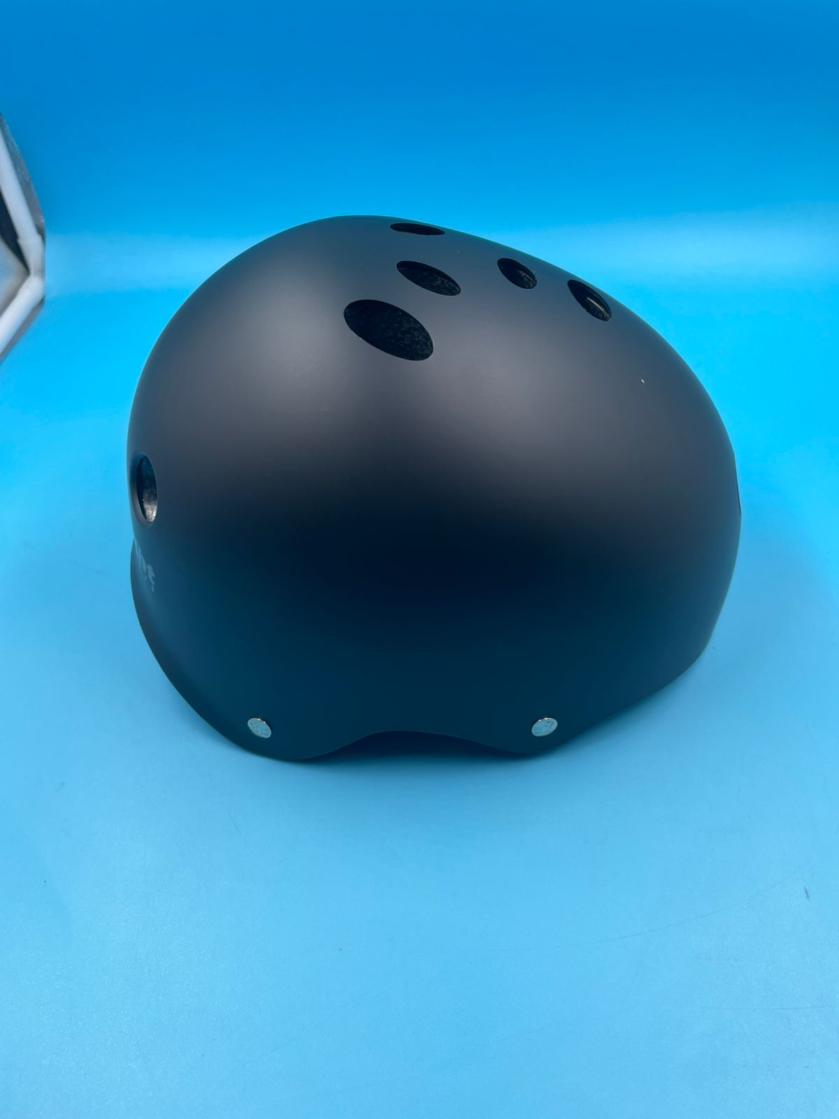 Casco Triple 8 rainbow ,color negro unisex.