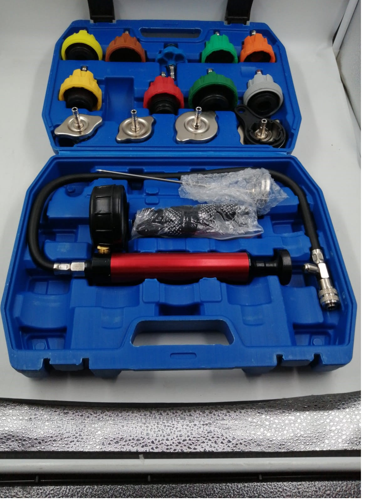 Kit probador de presión, radiador, carga refrigerante, det. fugas.