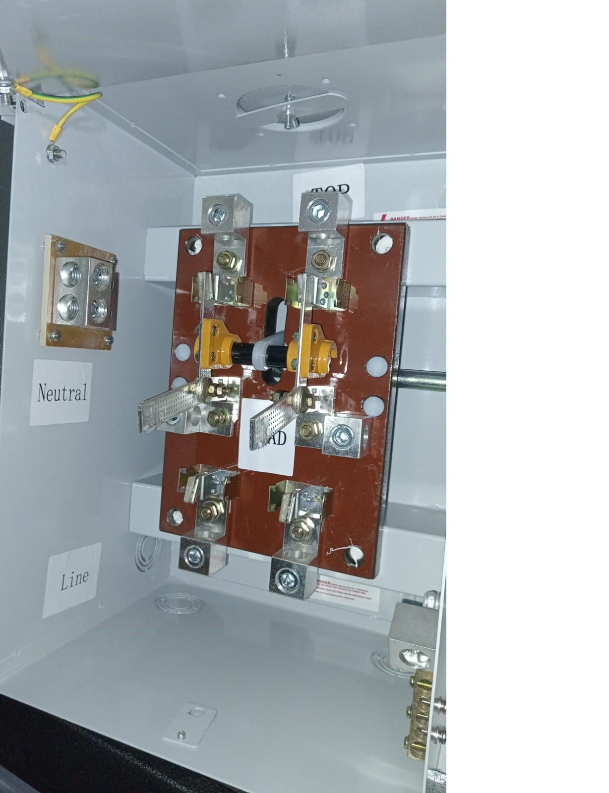 Interruptor de transferencia manual de 200A, 120/240 volts, 48000W.