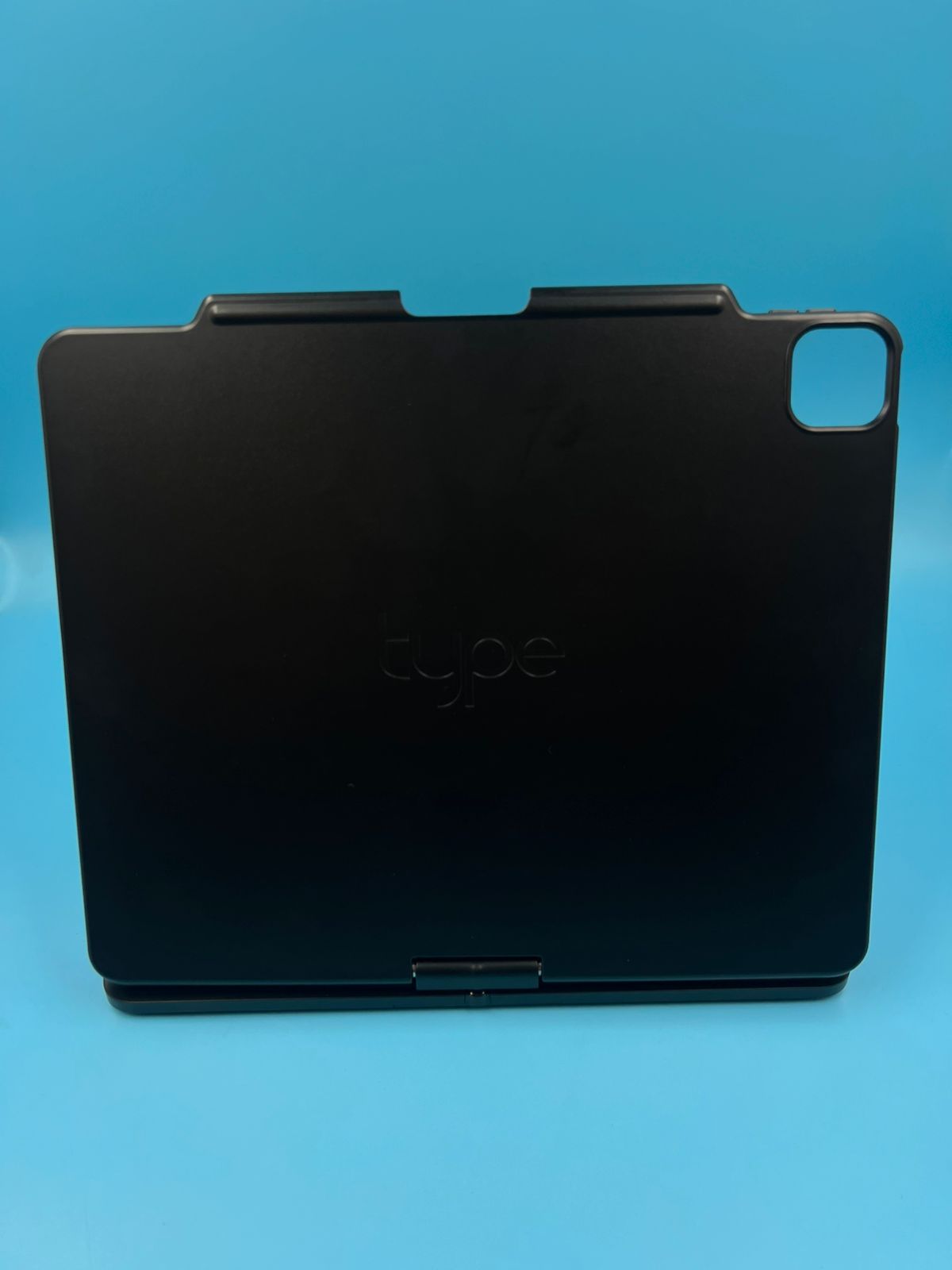 Funda Con Teclado Typecase iPad Pro 12.9 2022 Negro (USADO)