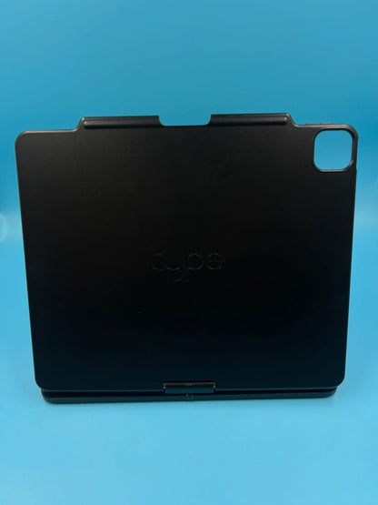 Funda Con Teclado Typecase iPad Pro 12.9 2022 Negro (USADO)