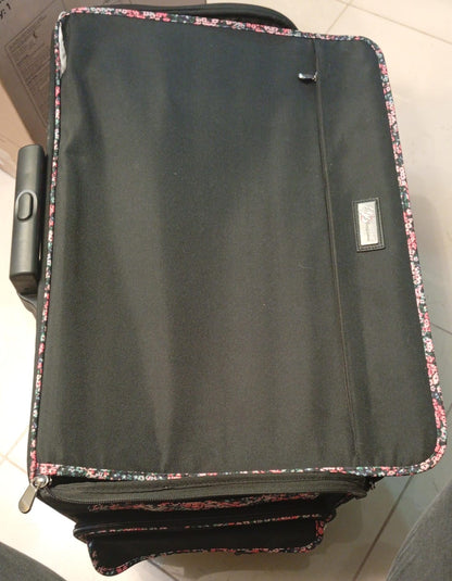 Estuche para máquina de coser con ruedas Everything Mary.(USADO)