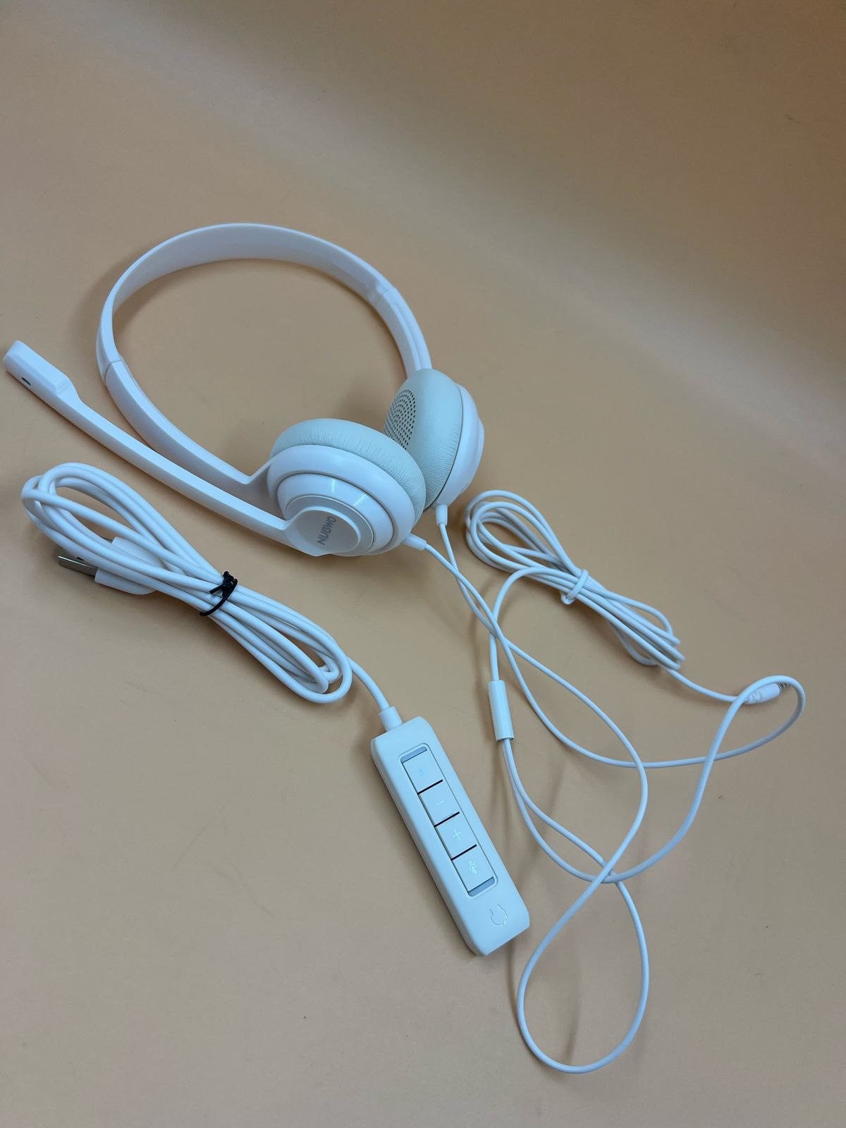 Auriculares USB NUBWO HW02 con micrófono