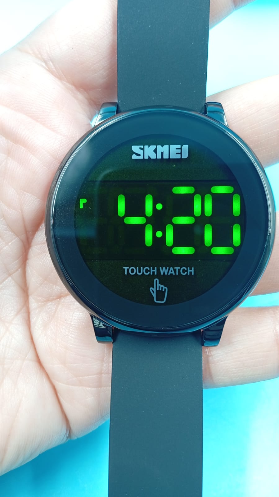 Reloj con pantalla táctil, deportivo e informal, acero inoxidable.