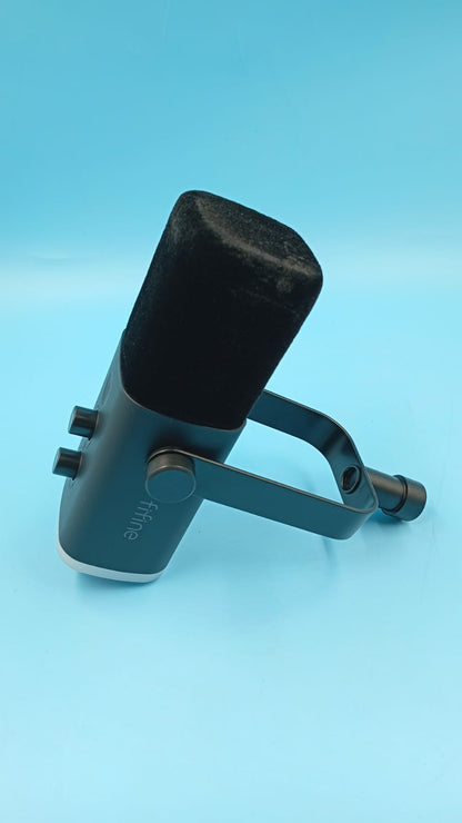 Micrófono Fifine AM8 dinámico XLR/USB para podcasts (USADO)
