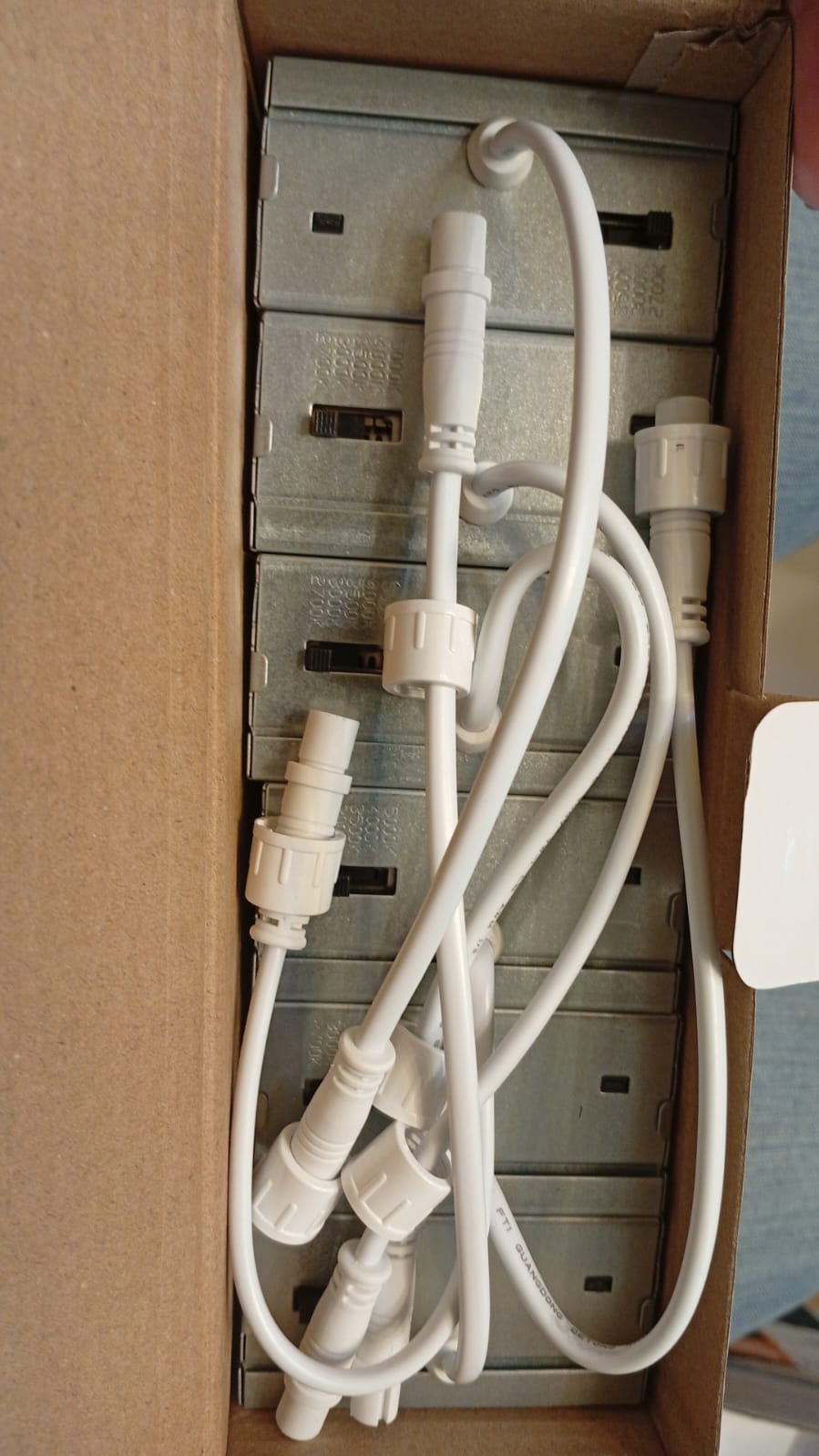 Amico paquete de 24 luces, empotrables ultrafinas, 6".