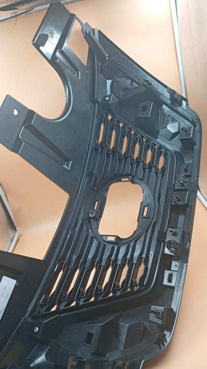 Rejilla para Nissan Rogue 2018-2019, Color negro, (DETALLE).