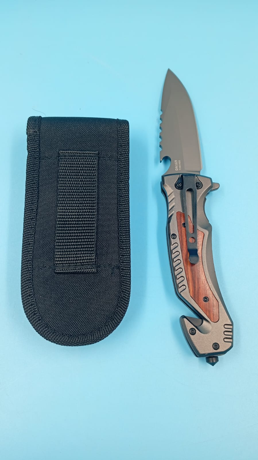 Cuchillo plegable de bolsillo, cortador de cinturón, rompe vidrios. (USADO)