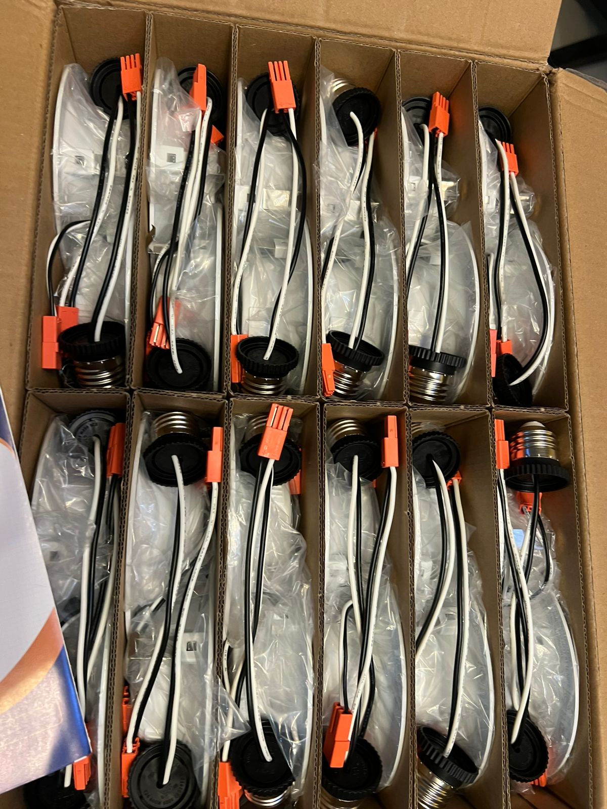 Foco empotrable LED AMICO de 4" 5CC (paquete de 24)