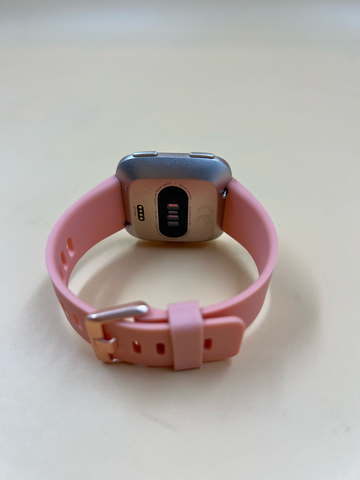 Reloj inteligente Fitbit Versa talla única (S y L) (USADO)