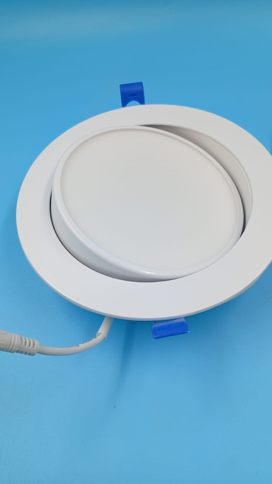 Paquete de 12 luces empotrables, LED de cardán 5CCT de 6".