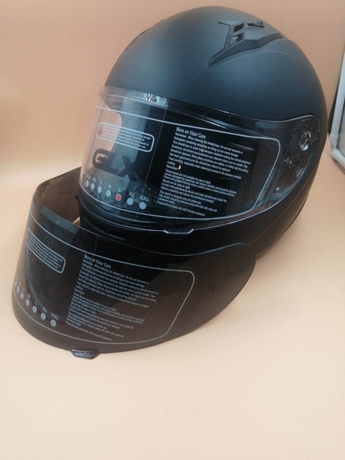 GLX Casco compacto, ligero, cara completa, visera extra tintada.