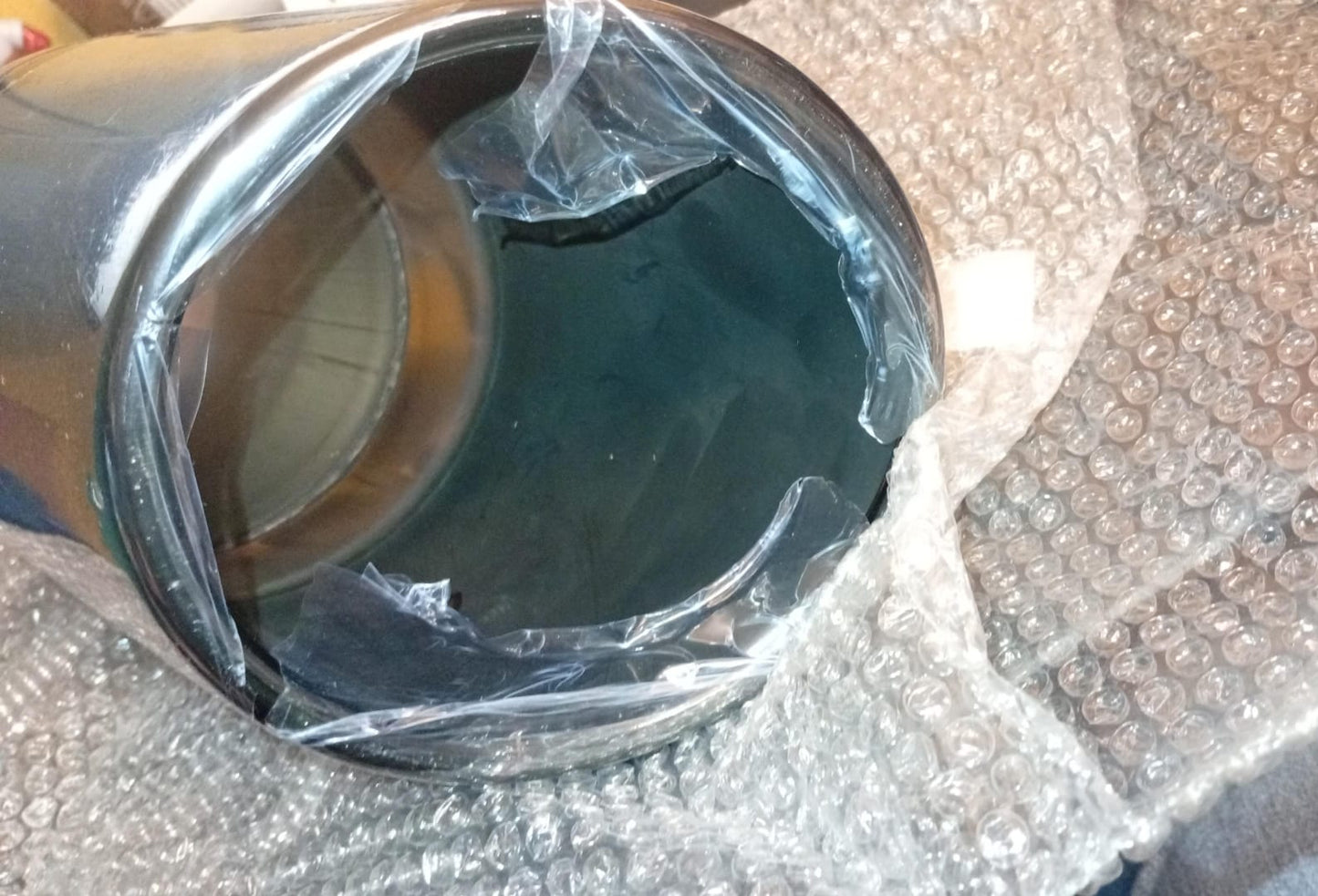 Punta de escape, entrada de 3.5", salida de 5", longitud 12", ATB.