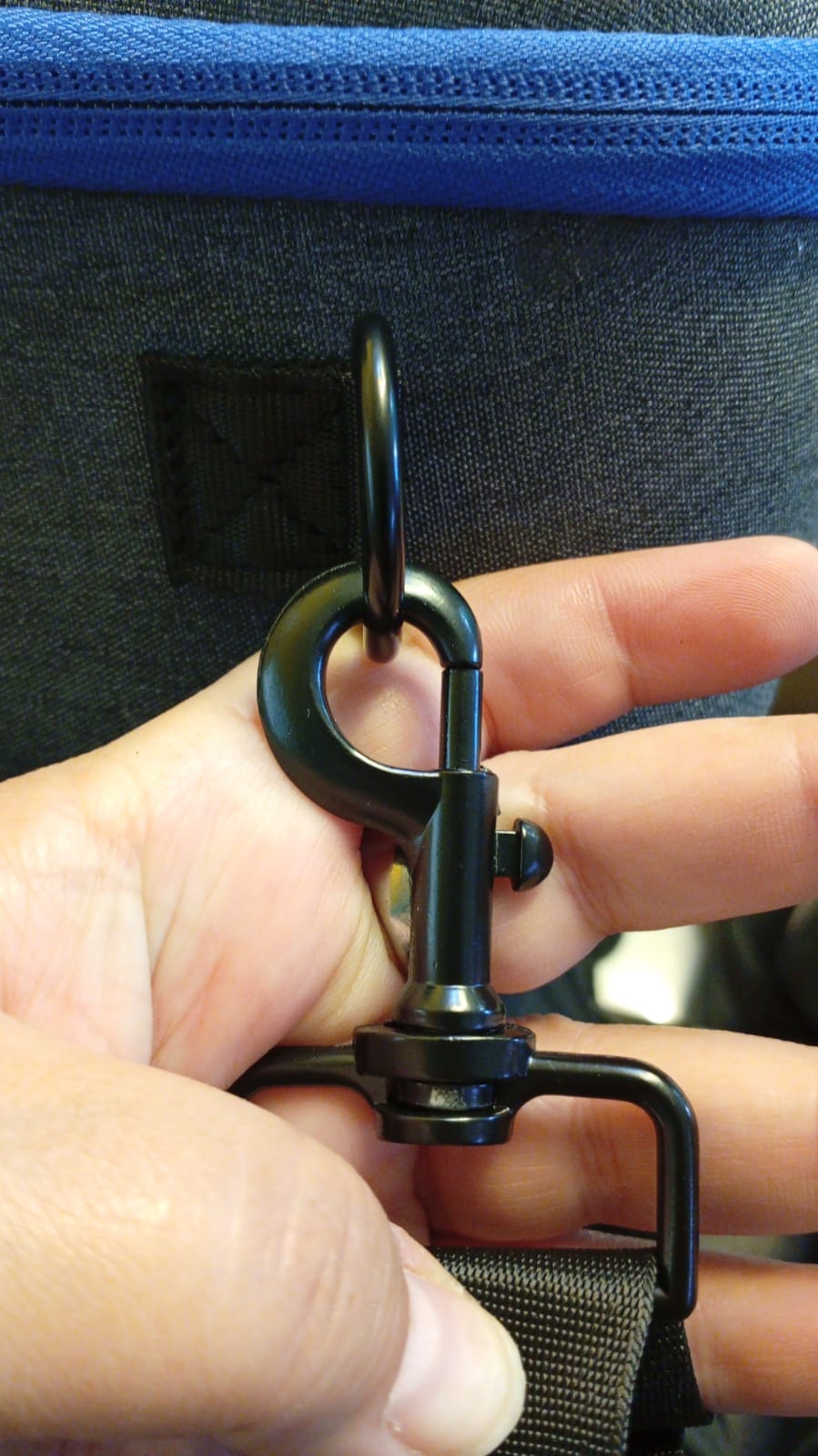 Bolsa de transporte Neewer para Q4, compartimentos dedicados.