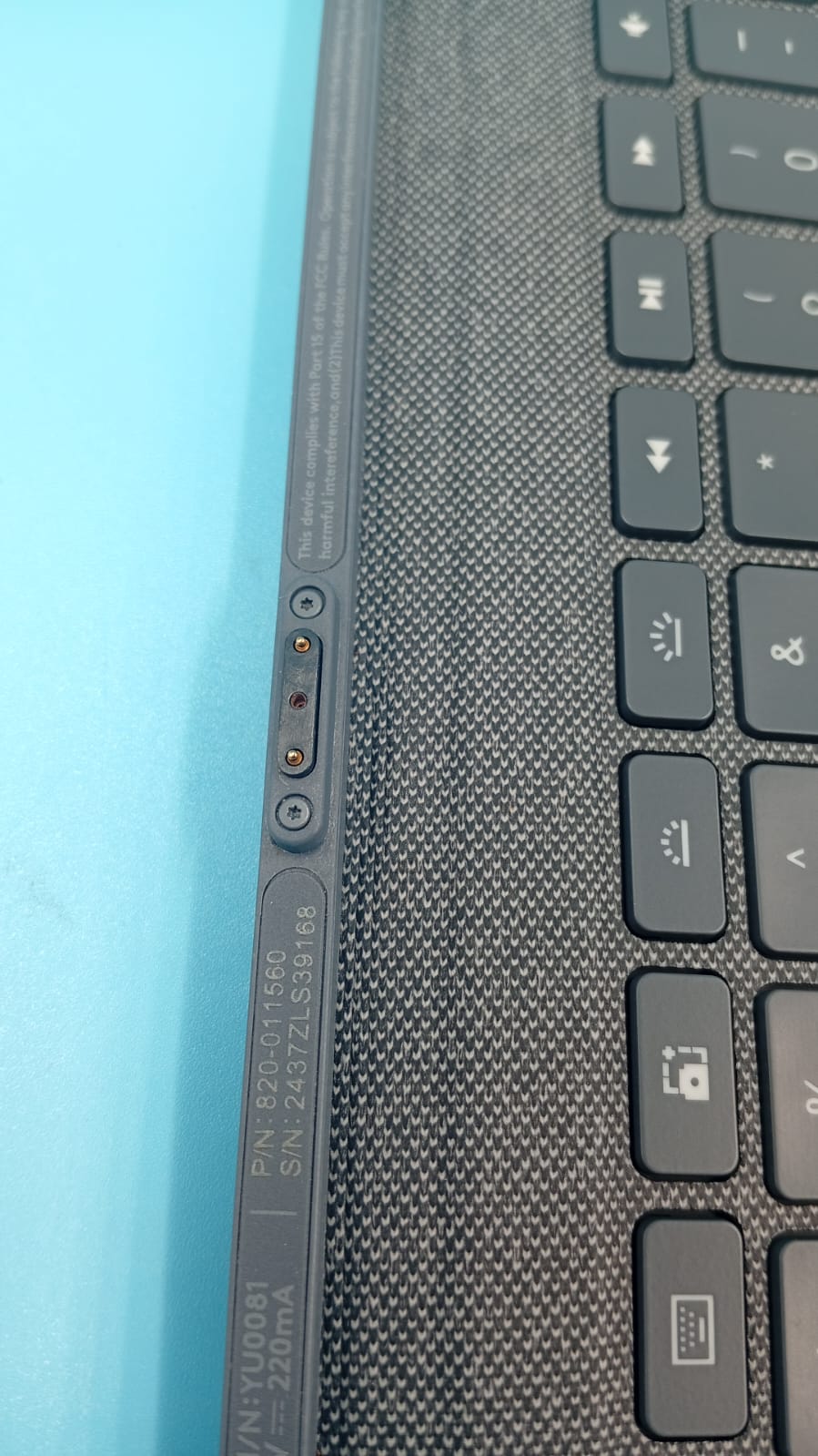 Funda c/teclado extraíble para iPad 10.° gen, Logitech Combo Touch.