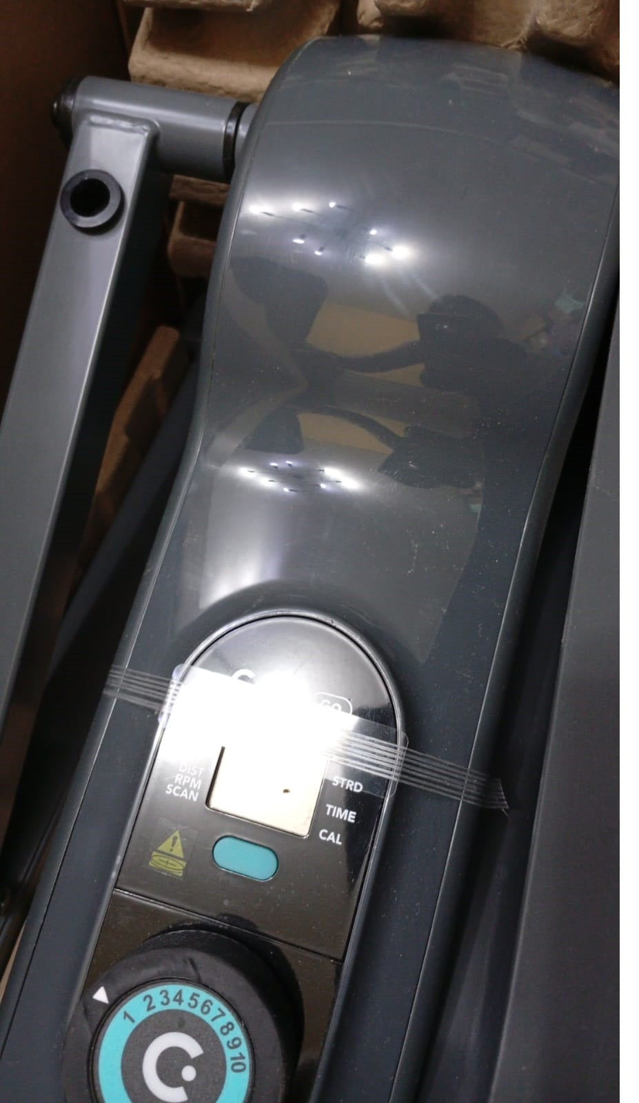 Cubii GO Aqua - Elíptica compacta silenciosa para debajo del escritorio.