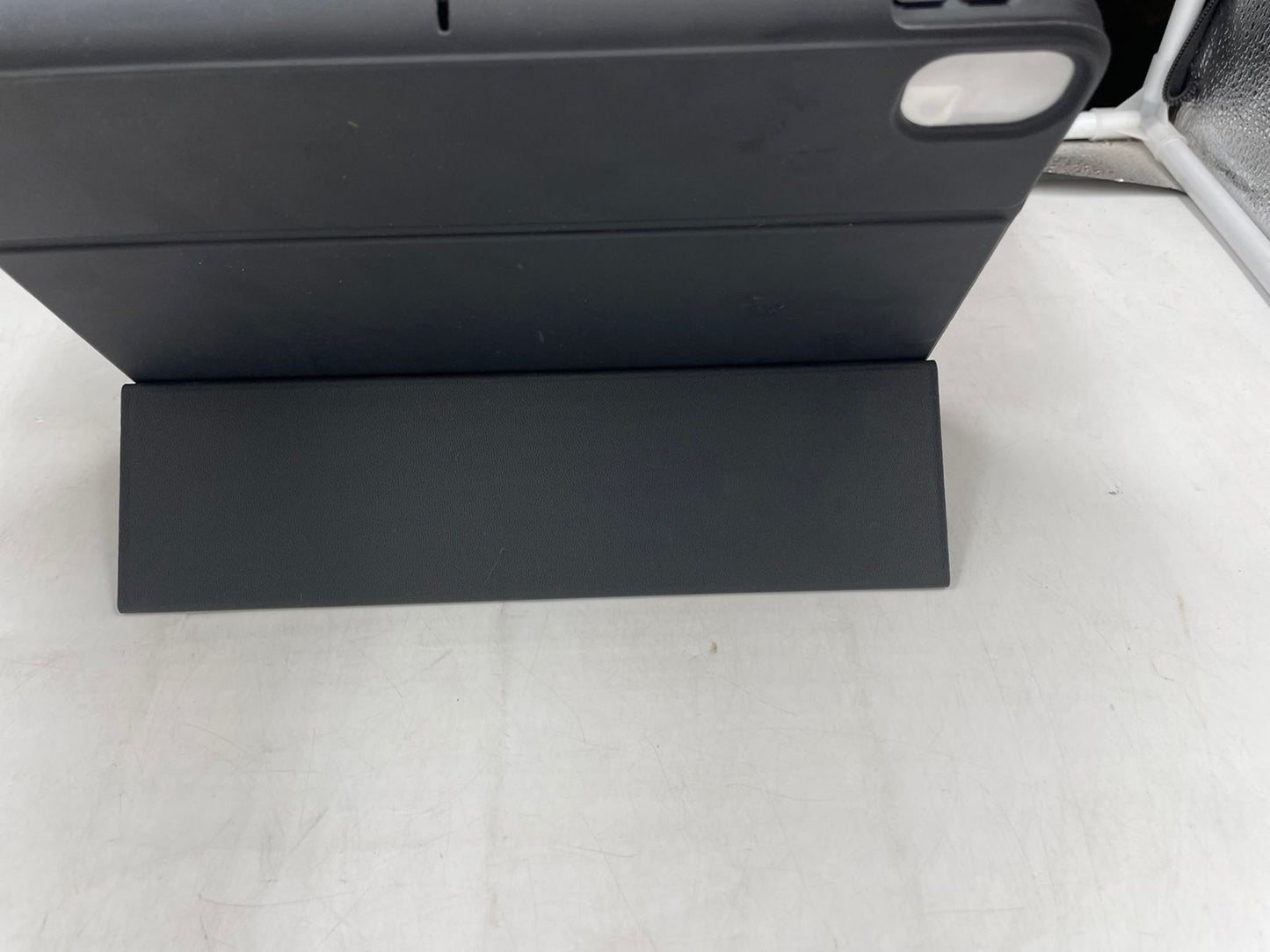 ESR Funda Híbrida para iPad Air 11" M2 2024.