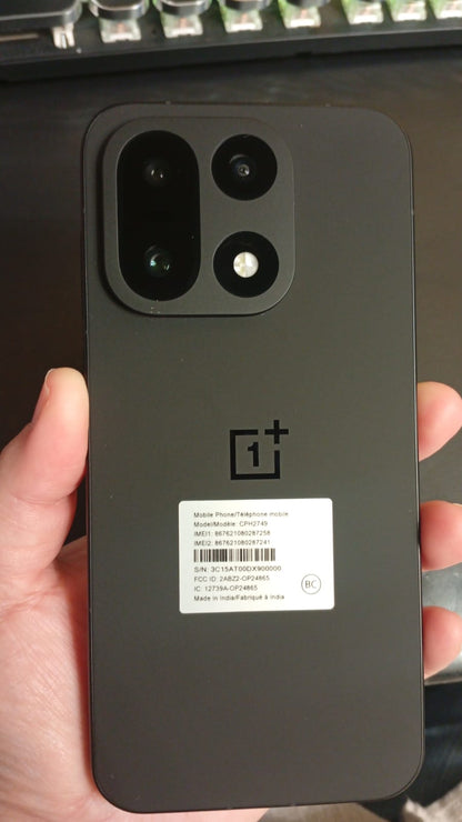 Smartphone OnePlus 15 5G, 16gb Ram, Snapdragon, 512gb ROM.