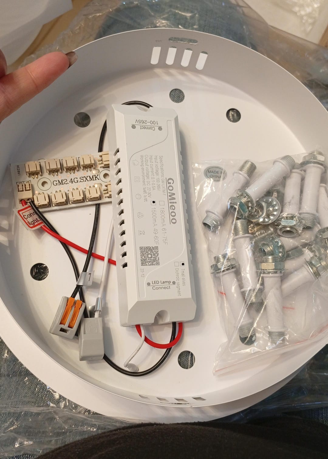 Lámpara de techo LED Garwarm, 60 W, regulable, color negro.