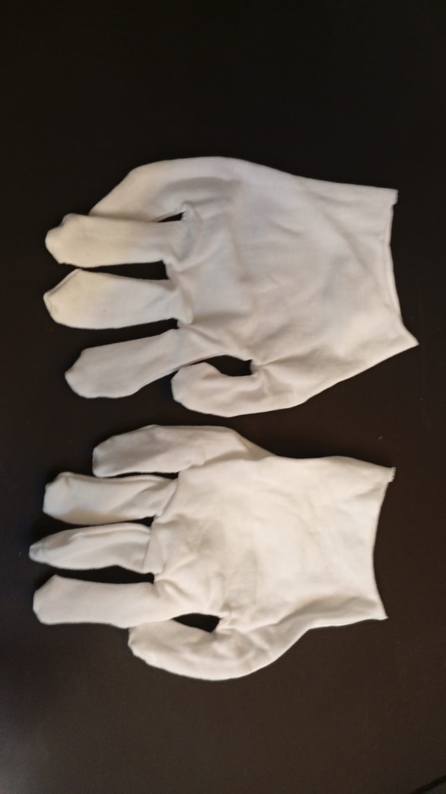 Lámparas colgantes de cristal, color latón, altura ajustable.