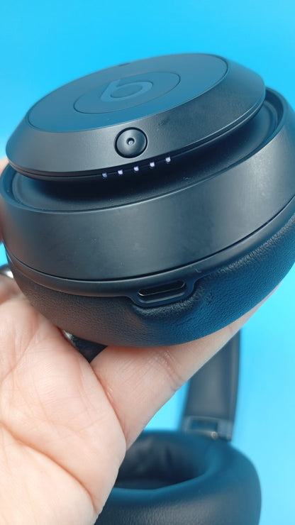Auriculares Beats Studio Pro, cancelación de ruido, (USADO).
