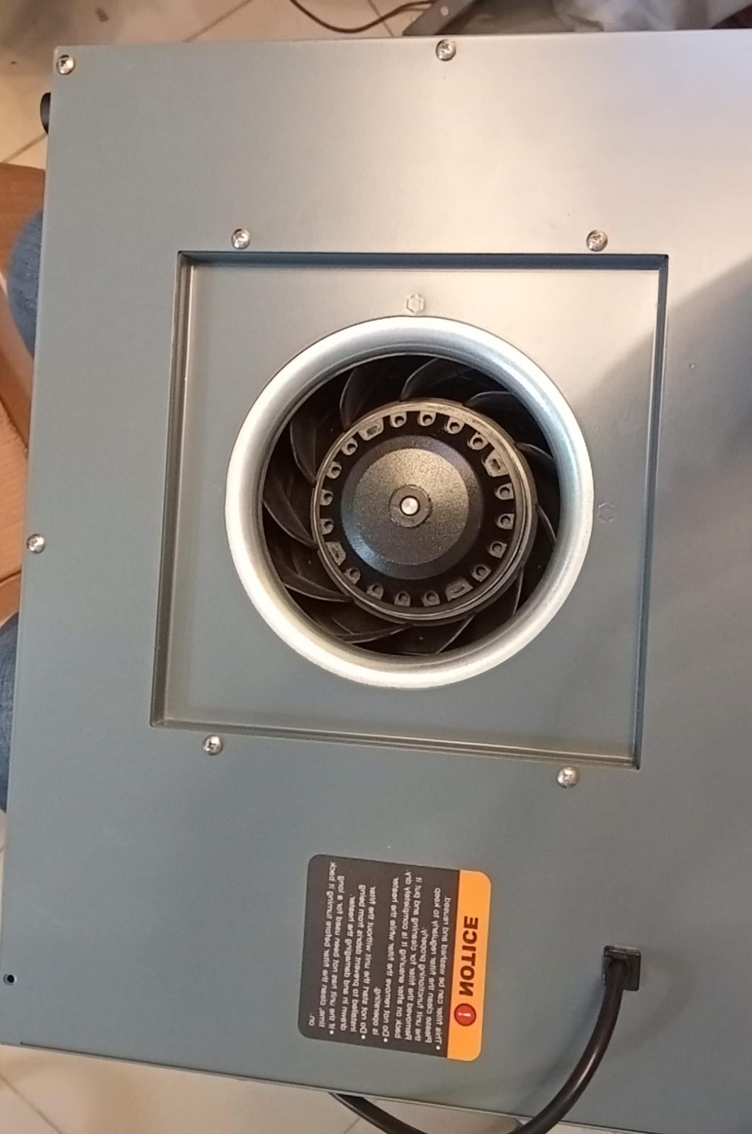 Calentador hidronico de 50.000 BTU, calor de agua a aire.(DETALLE).