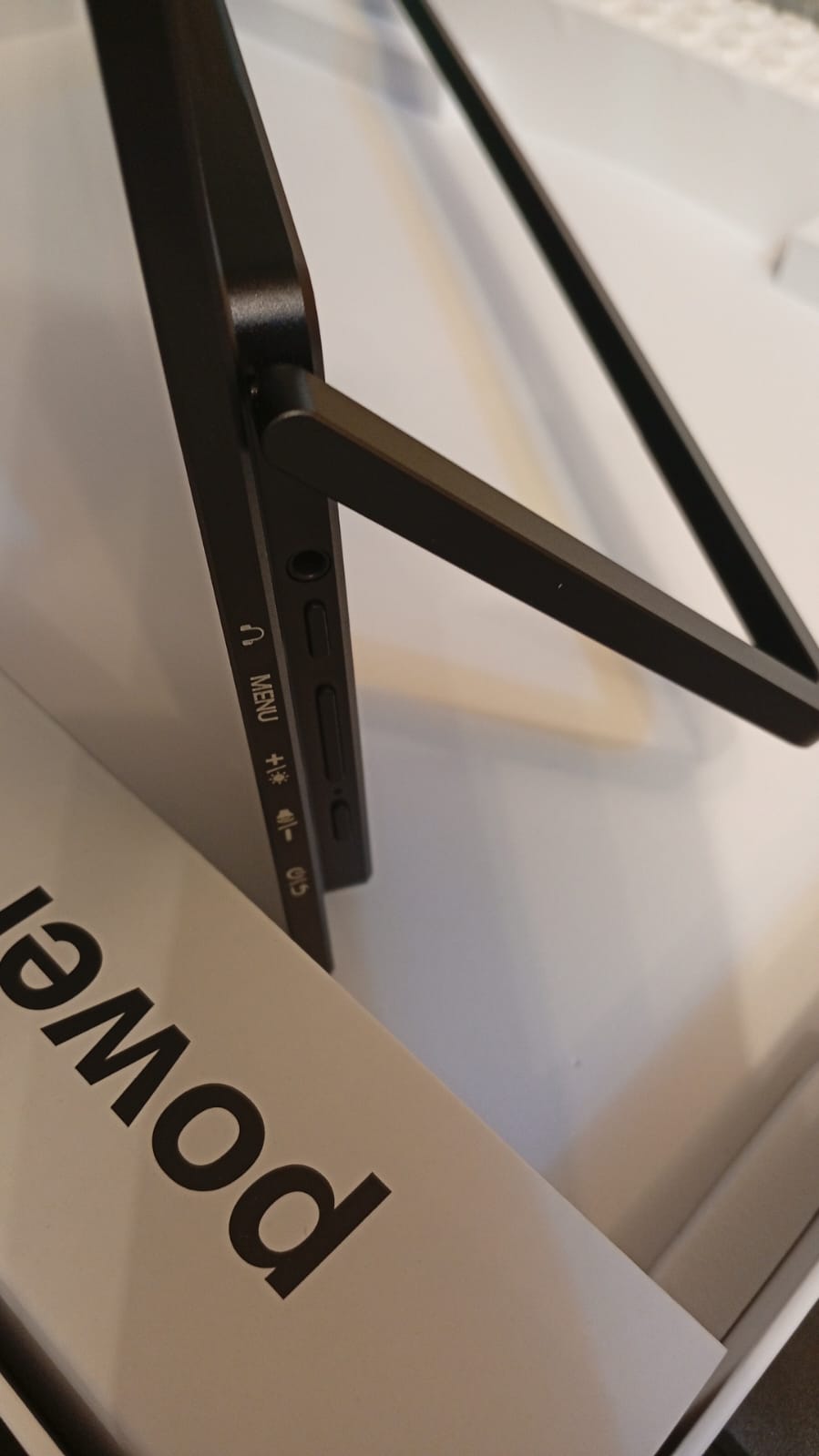 Monitor portátil Upperizon de 18,5", 1080P FHD, con soporte, VESA.