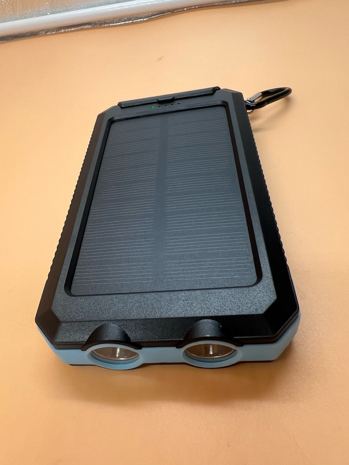 Bateria portatil solar 36800 mAh IP65 (USADO)