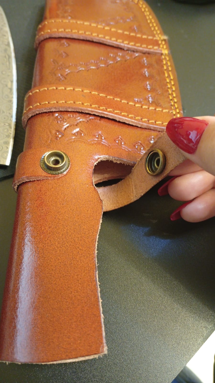 Cuchillo de carnicero, Damasco, hecho a mano, con funda.