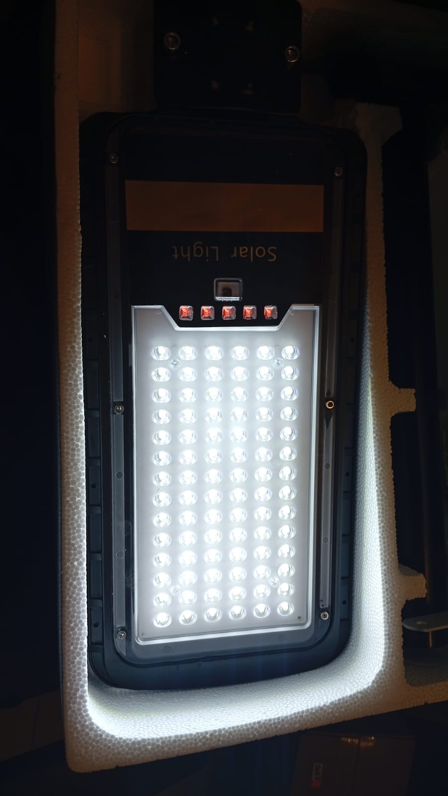 Luz Solar para Exteriores, 15000LM, Resistentes al Agua IP67, Engrepo.