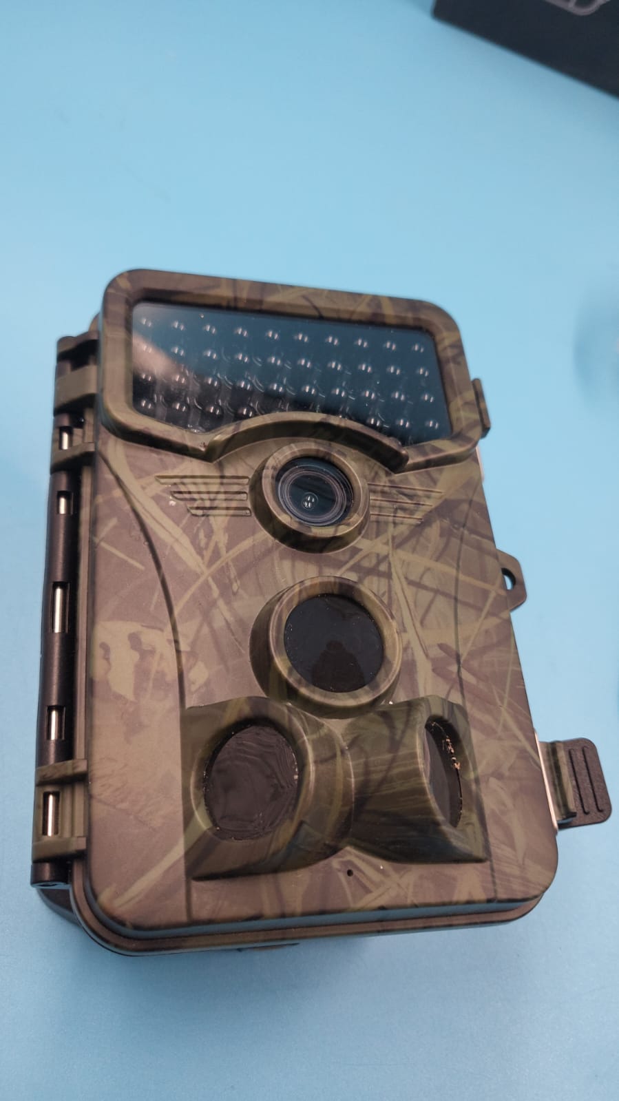 Cámara de rastreo Vikeri 4K de 32 MP con visión nocturna, IP66 con 40 LED infrarrojos sin brillo