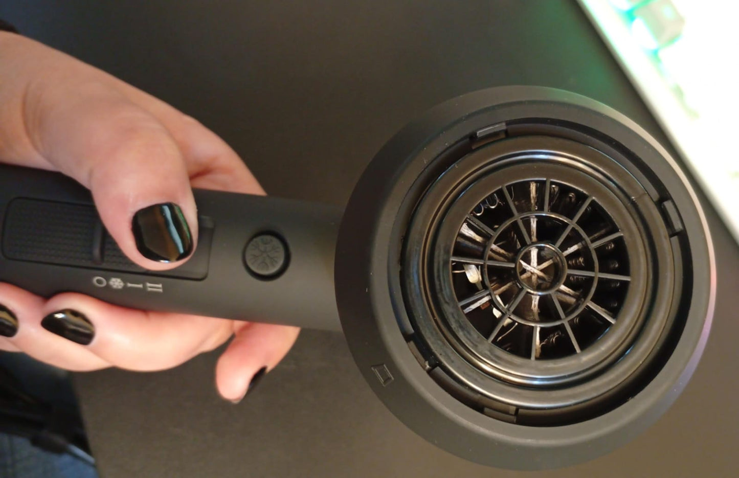 Secador de pelo iónico, con difusores, 1800W, secado rápido.