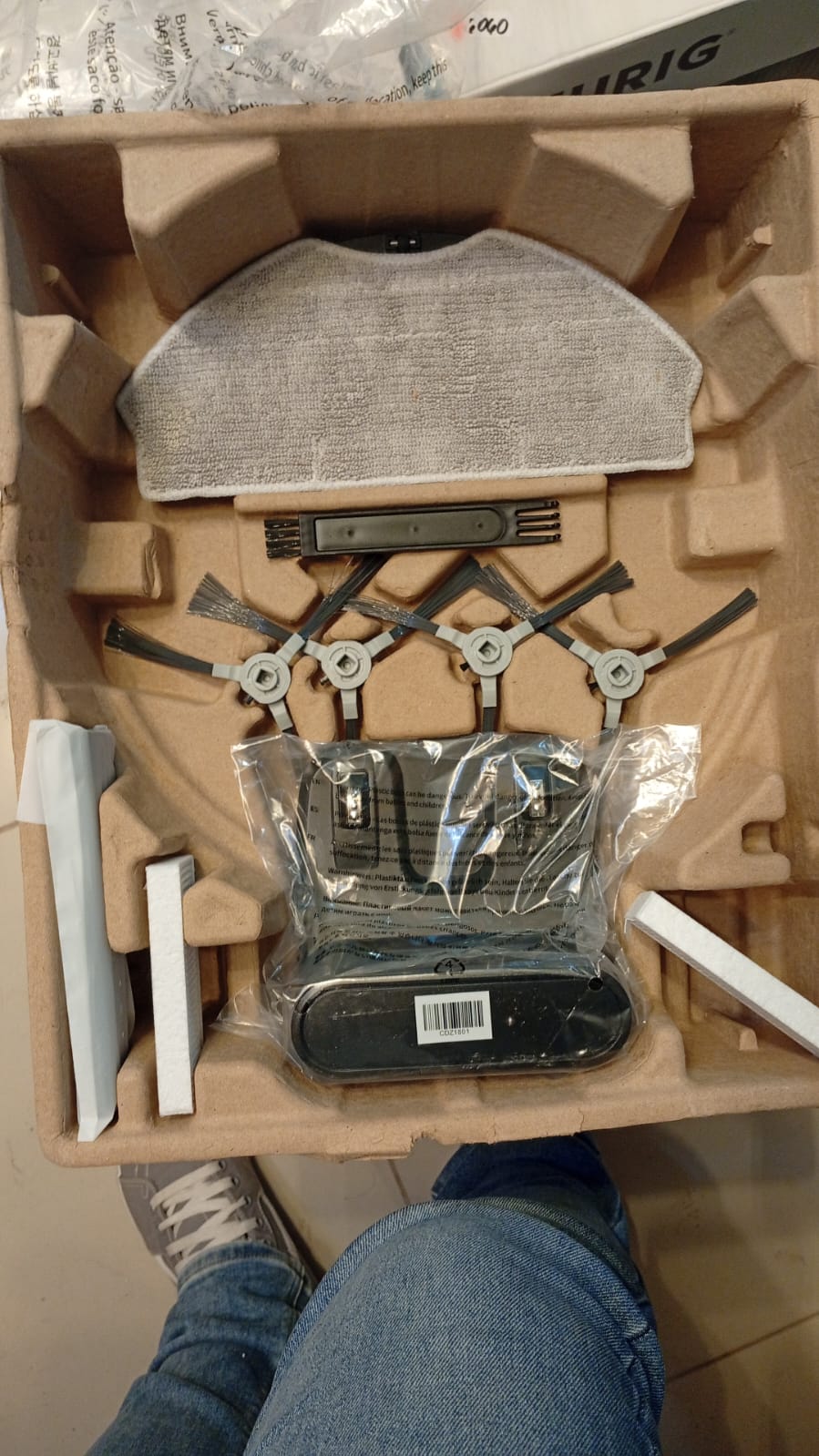 Robot aspirador y fregona, succión de 4000 Pa, (USADO).