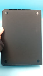 Funda Incase Snap Jacket para MacBook Pro, 13", flexible.