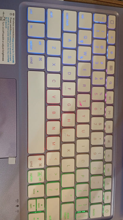 Funda con teclado para iPad de 10.ª gen. giro 360 y retroiluminación.