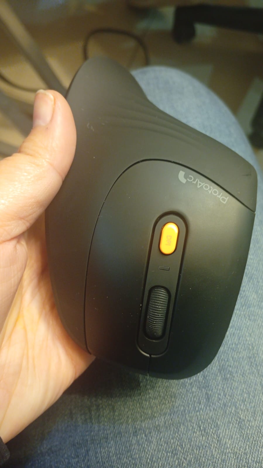 ProtoArc- Mouse Ergonomico Vertical Negro (USADO)