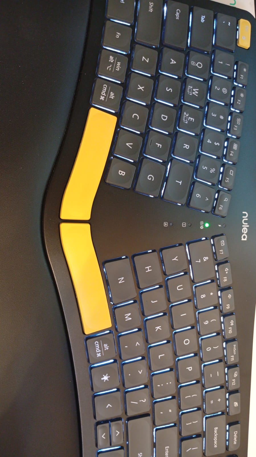 Nulea Teclado ergonómico inalámbrico, USB-C, retroiluminado.(USADO)