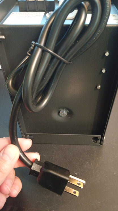 Transformador de paisaje de bajo voltaje, 120V AC a 12V AC.