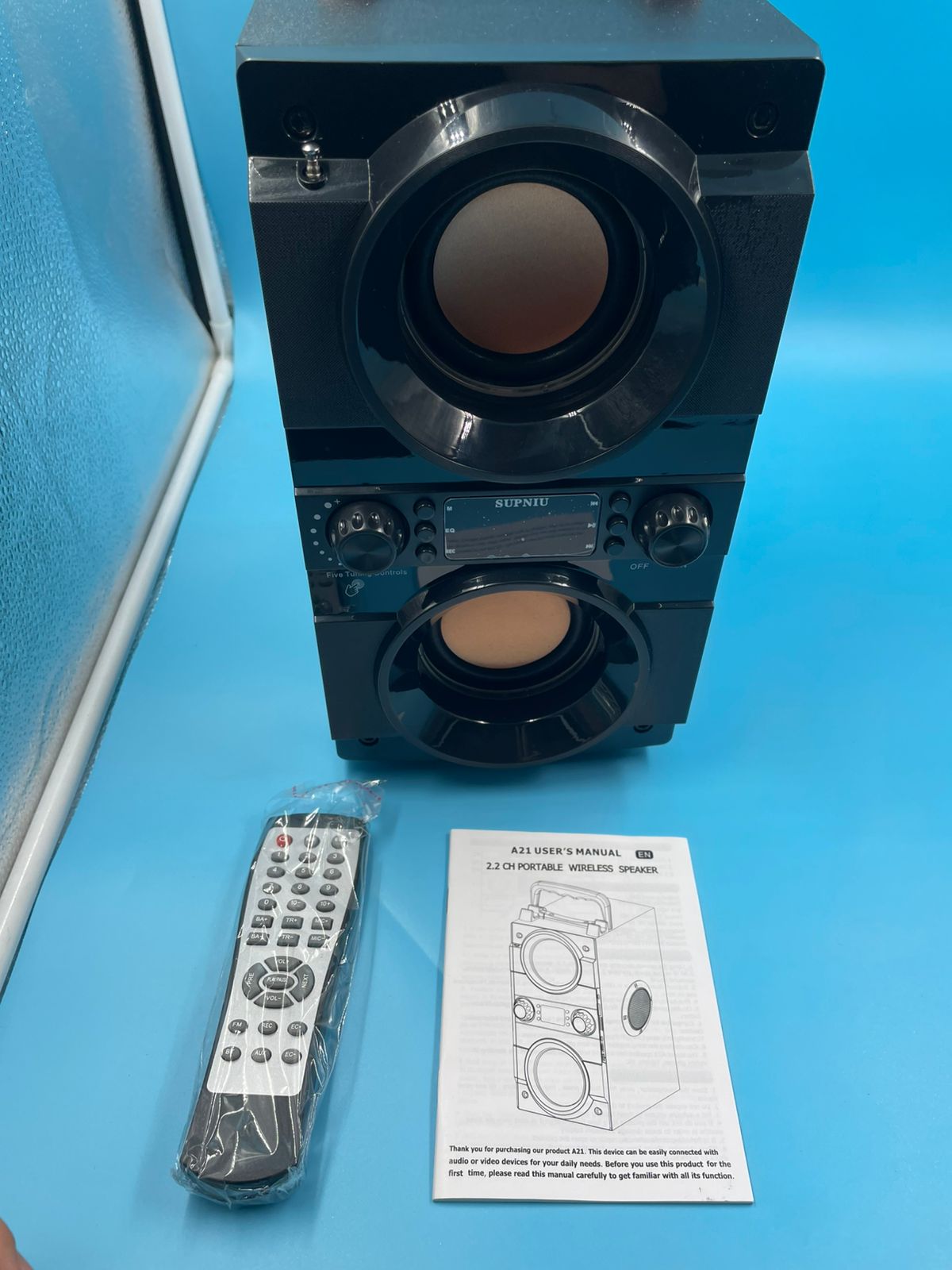 Altavoz Bluetooth portátil de 60 W (pico de 80 W) con doble subwoofer.